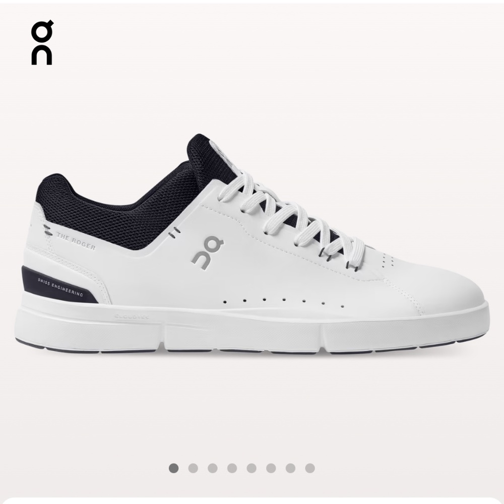 On THE RODGER Advantage Tennis Sneaker